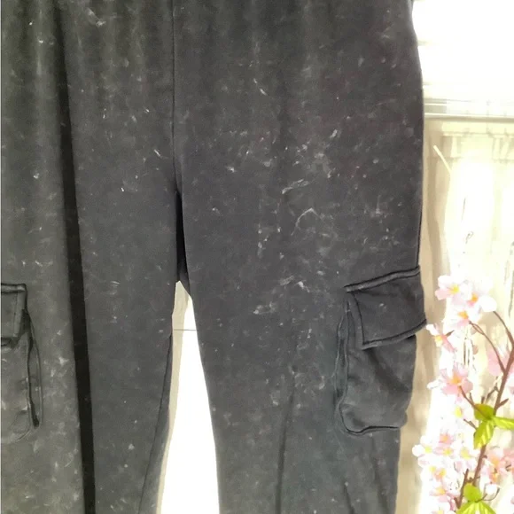 Wild Fable Black Cargo sweatpants - Picture 7 of 7